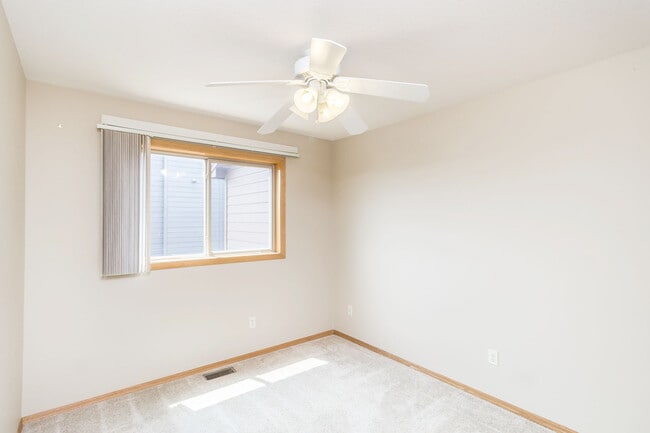 Building Photo - 808 S Whitewood Ave