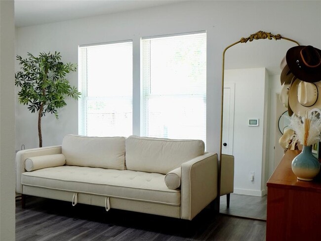 Building Photo - 1401 Marcus Pl