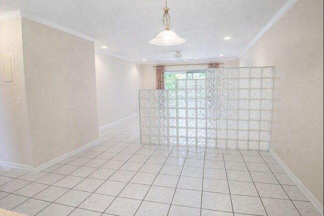 Building Photo - 1443 SW 27th Ave