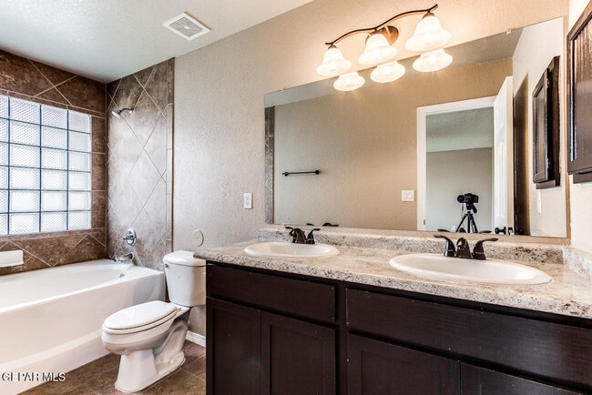 Building Photo - 11328 Bullseye St