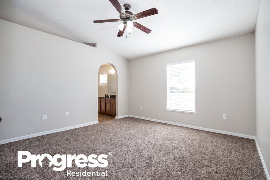 Building Photo - 5470 Silver Thistle Ln