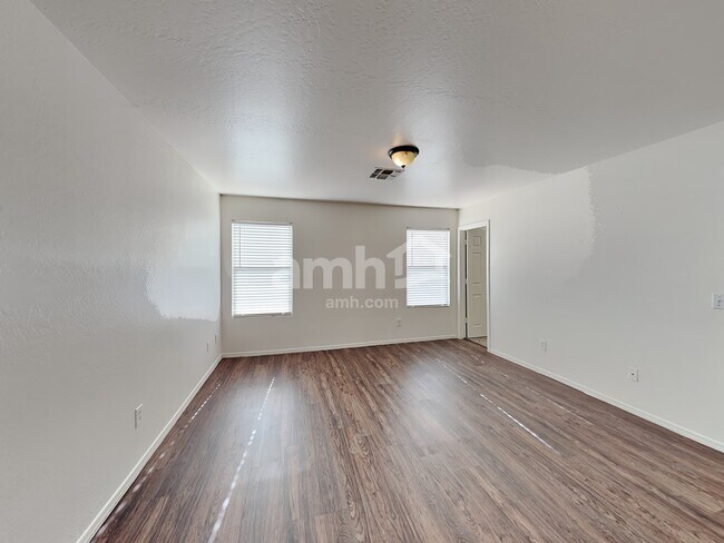 Building Photo - 15104 N 156th Ln