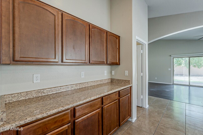 Building Photo - 7358 N 72nd Ave