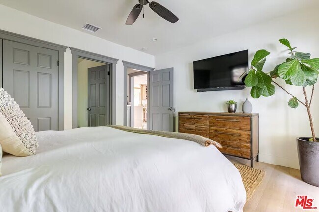 Building Photo - 12208 Laurel Terrace Dr