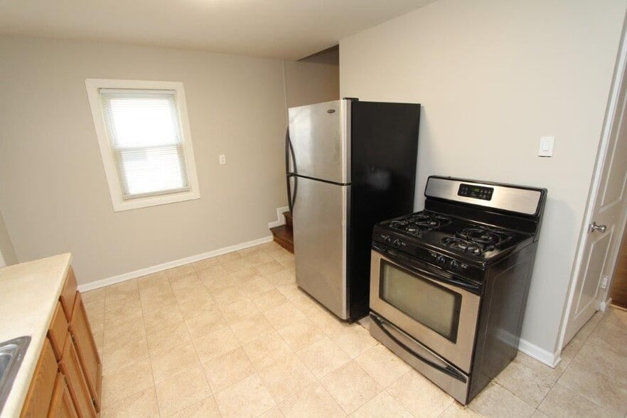 Building Photo - 448 S Huron Ave