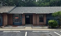 Building Photo - 2913 Duchess Oak Ct
