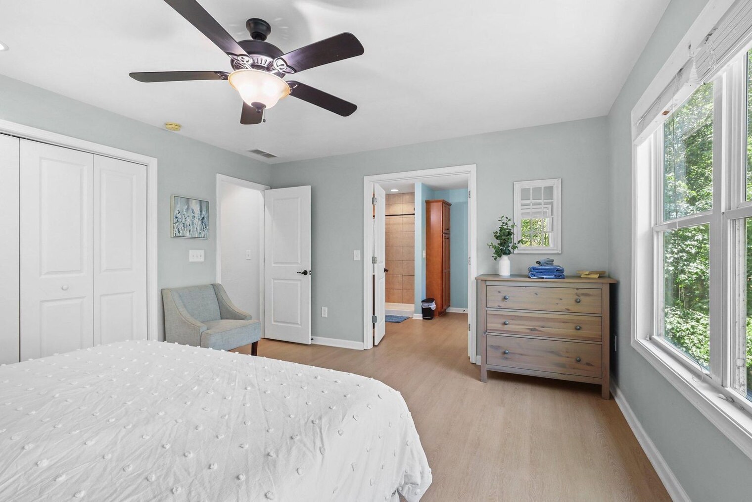 Building Photo - 204 Lake Breeze Ln