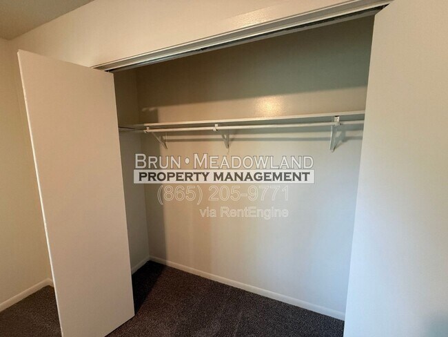 Building Photo - 10417 Victoria Dr