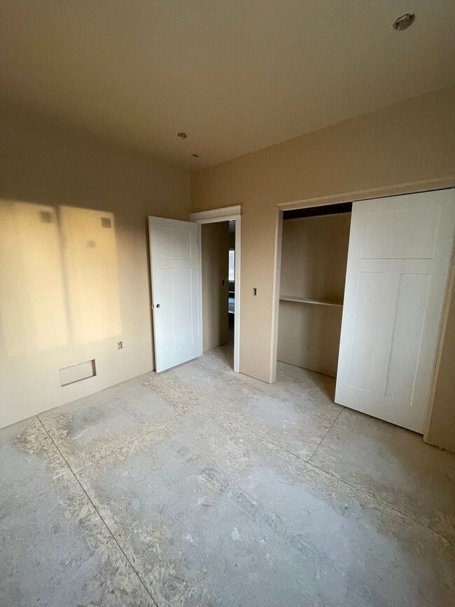 Building Photo - 7493 N Paw St