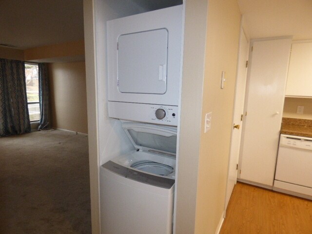 Building Photo - Hearthstone Condo