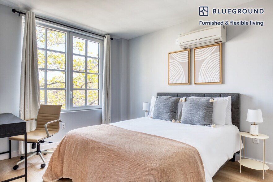 Building Photo - 68 Gold St