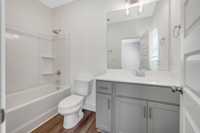 Building Photo - Great Roommate Floor Plan with Bonus Space!