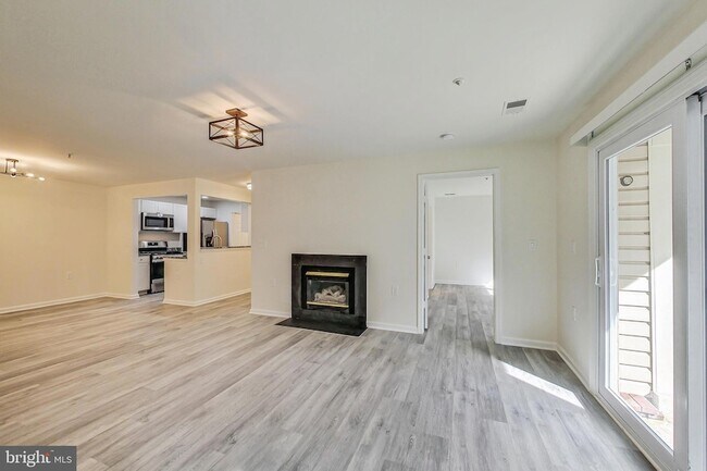 Building Photo - 15300 Diamond Cove Terrace