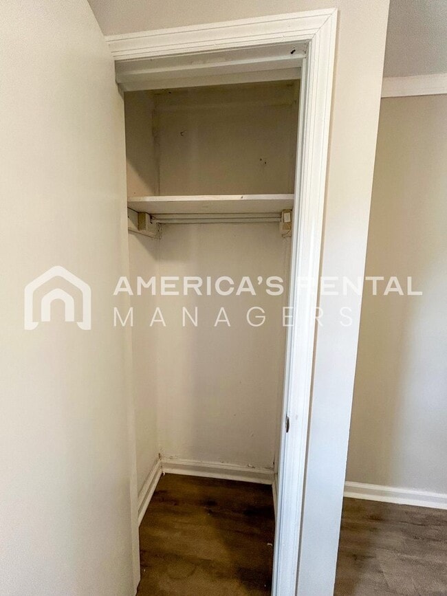 Building Photo - Home for rent in Adamsville!