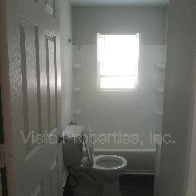 Building Photo - 301 N 41st St