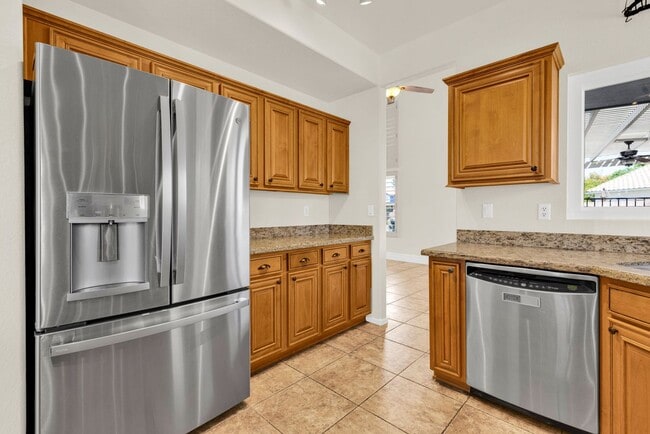 Building Photo - Beautiful 5-Bedroom Home with Private Pool...