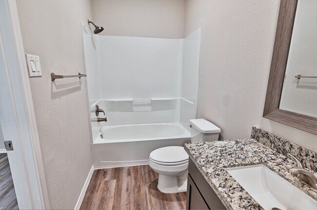 Building Photo - 11552 Persimmon St