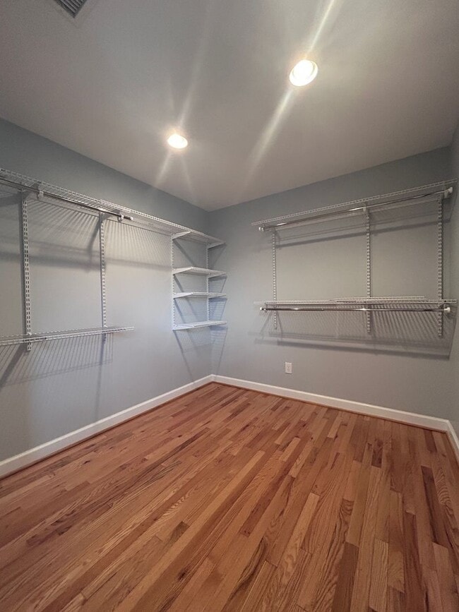 Building Photo - Modern Boone Home | Double Primary Suites | Walk to New Market, Watauga High & the AppalCART