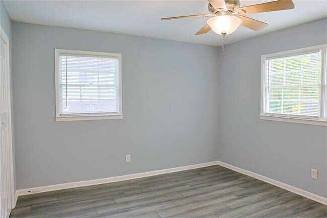 Building Photo - 130 Mimosa Dr
