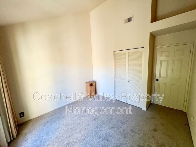 Building Photo - 112 Avellino Cir