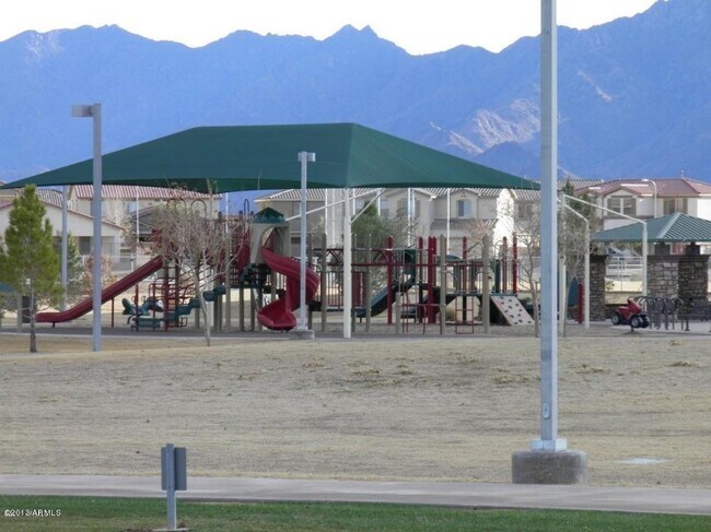 Building Photo - Gorgeous 4 Bed Laveen home in reputed Trailside Point community ++ WALK TO SCHOOL !!