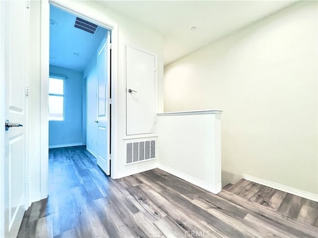 Building Photo - 110 Keeper