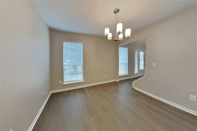 Building Photo - 9806 Arrowgrass Dr