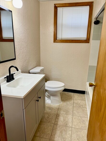 Building Photo - 117 Howard St