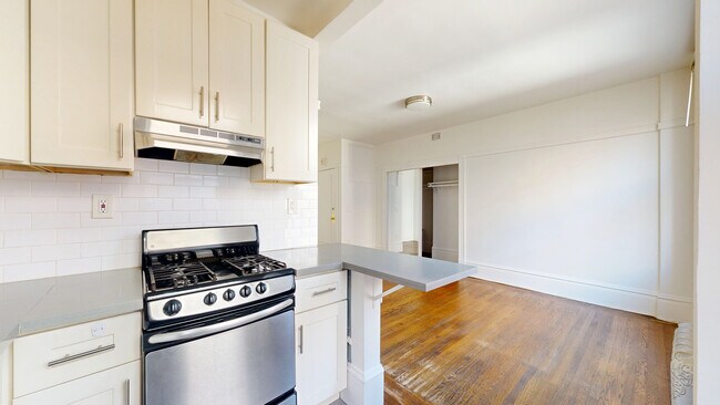 Building Photo - 420 Ellis St