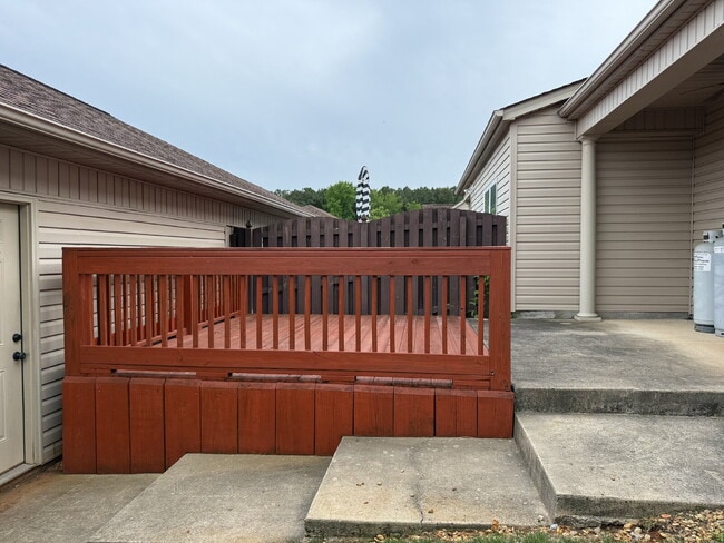 Building Photo - 1012 Scarlet Woods