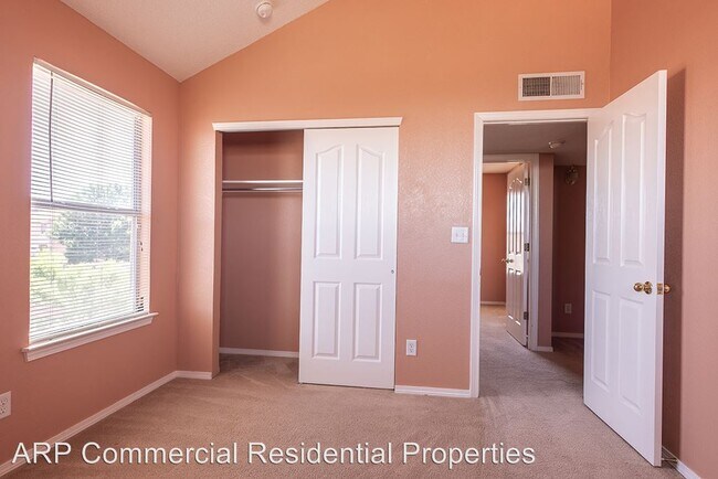 Building Photo - 3 br, 2.5 bath House - 11941 MESQUITE ROCK DR