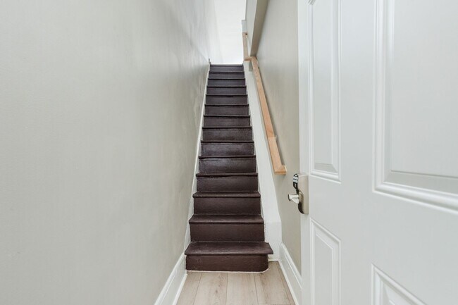 Building Photo - 3400 Reach St