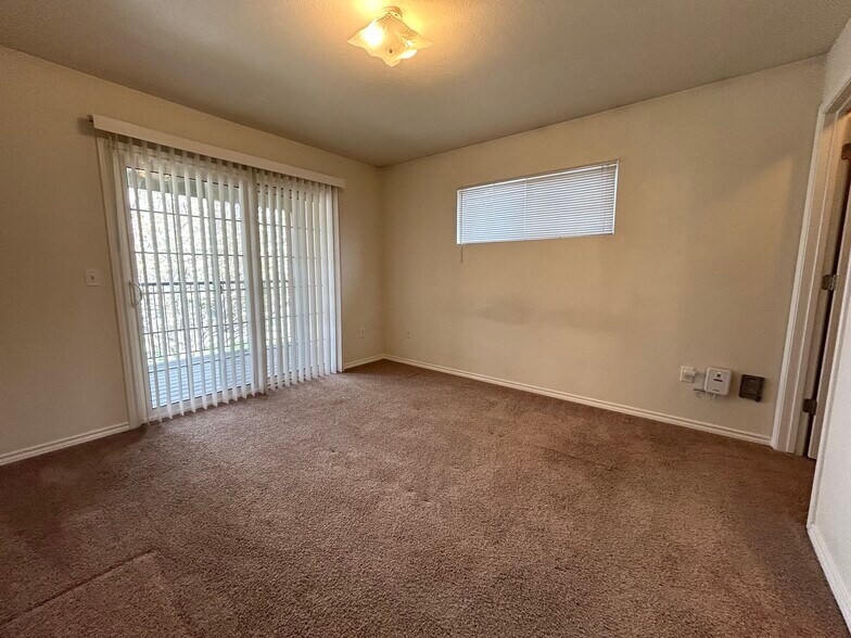 Building Photo - 11854 W Clover Field Ln