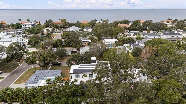 Building Photo - 3624 S Gardenia Ave