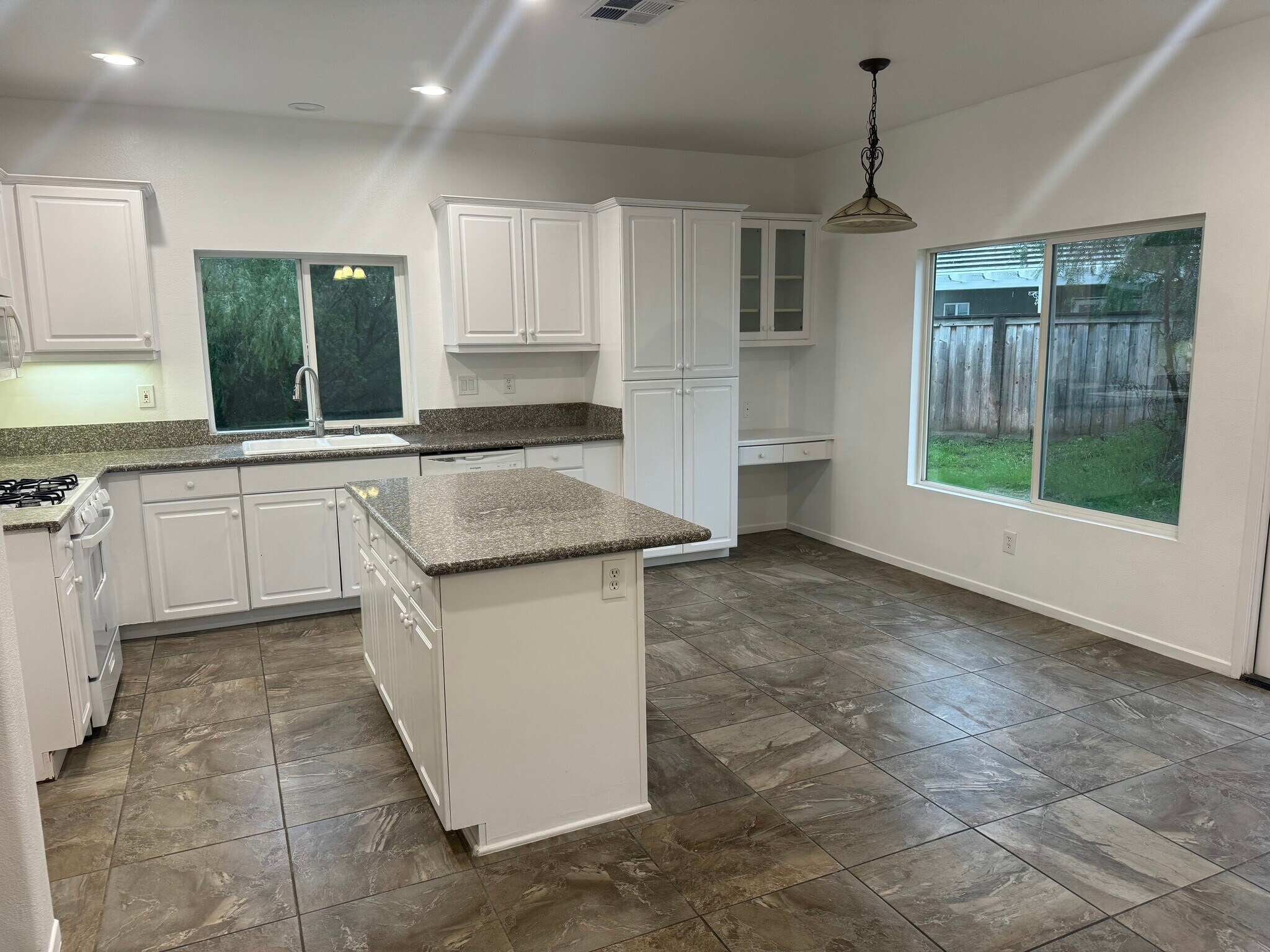 Building Photo - 1430 Jewelstone Cir