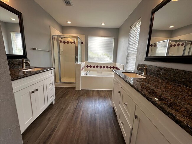 Building Photo - 6810 Crystal Point Dr