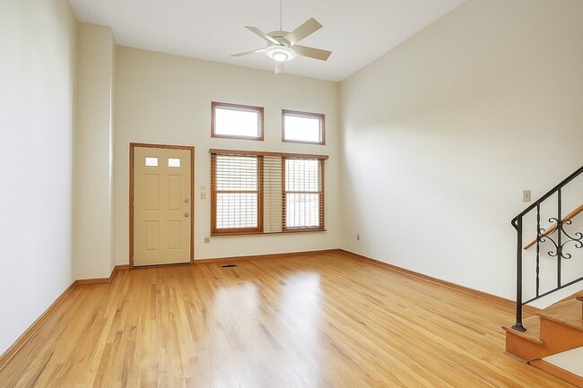 Building Photo - 210 Pavonia Ave