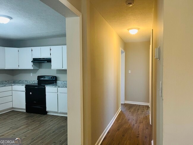 Building Photo - 900 Park Ave