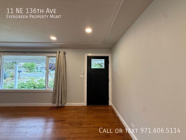 Building Photo - 11 NE 136th Ave