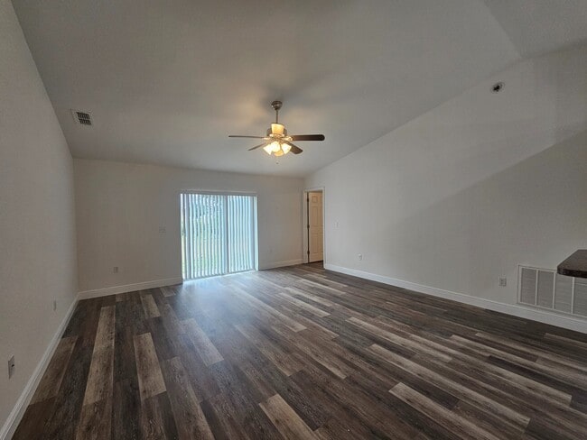 Building Photo - 308 Highland Meadows Dr