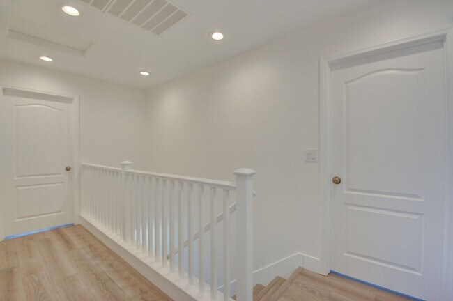 Building Photo - Bright 3-Bed Home in Gated Silverado Ranch Community – All Pets Welcome