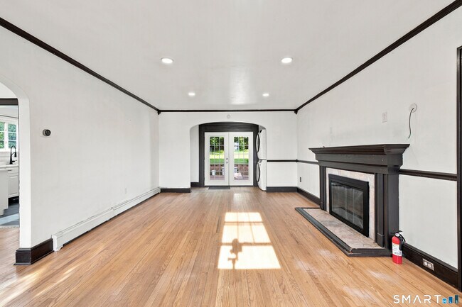 Building Photo - 109 Johnson St
