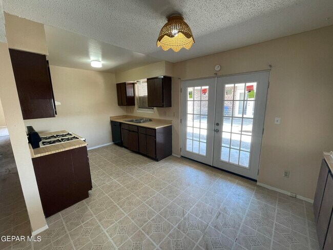 Building Photo - 2849 Beachcomber Dr