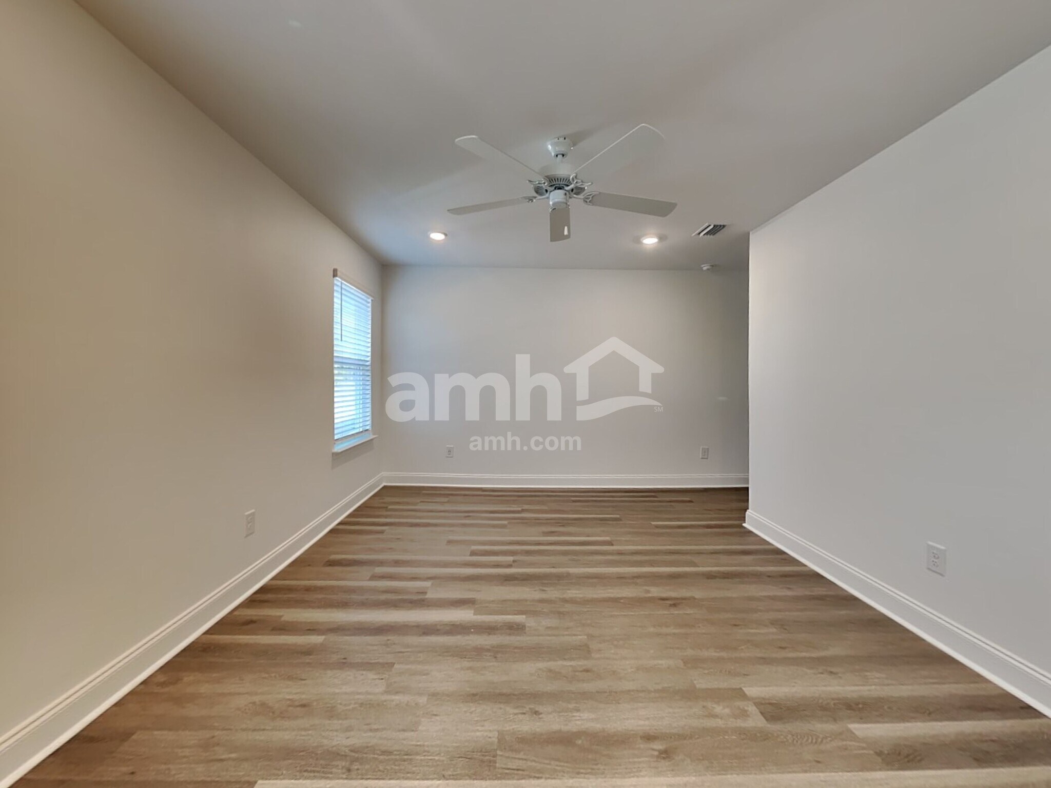 Building Photo - 110 Trevino Dr