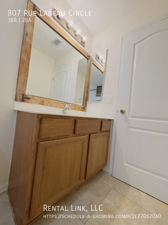 Building Photo - 807 Rue Labeau Cir