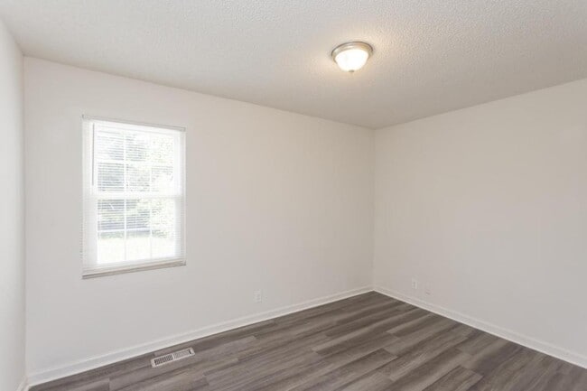 Building Photo - 3104 Kinwood Dr