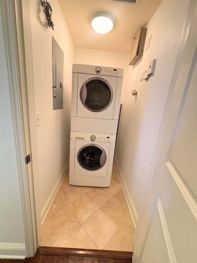 Building Photo - 127 Madison Ave