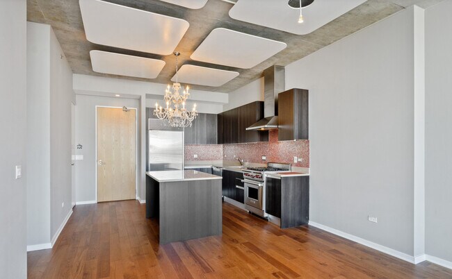 Building Photo - 600 N Fairbanks Ct
