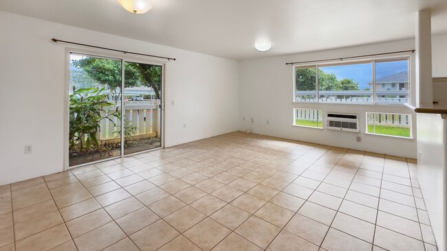 Building Photo - Gated Townhome  Ground Floor 3bdrm/2bath M...