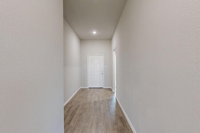 Building Photo - 1704 Gulin St